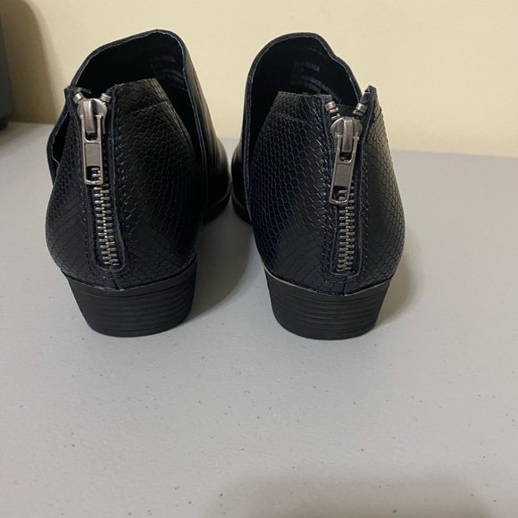 NWOT  Sugar Women's Tessa Ankle Bootie - Picture 2 of 5